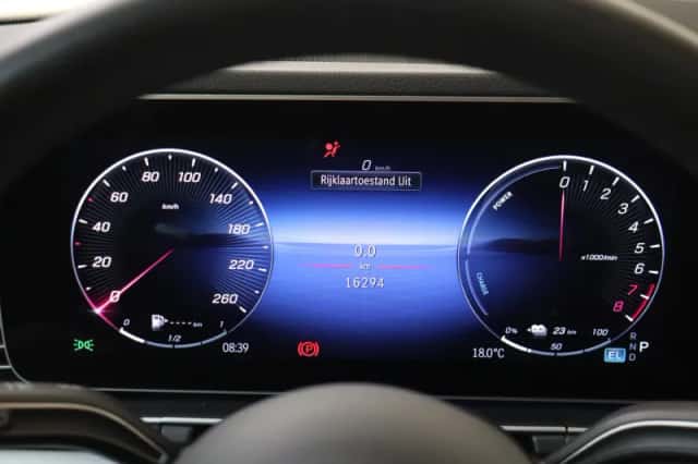 Mercedes-Benz GLE (2025) thumbnail 13