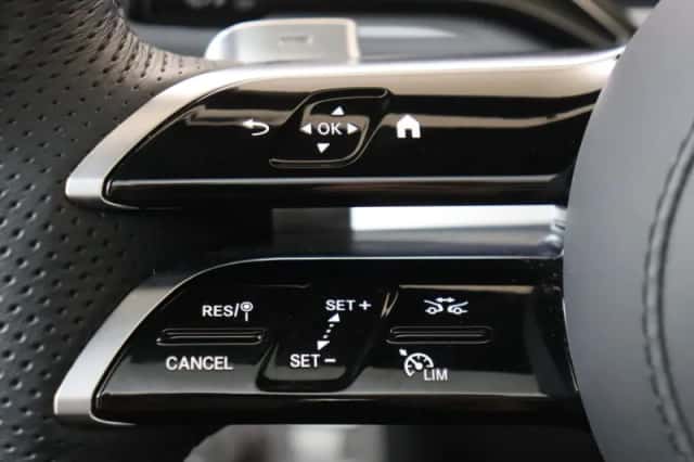 Mercedes-Benz GLE (2025) thumbnail 14