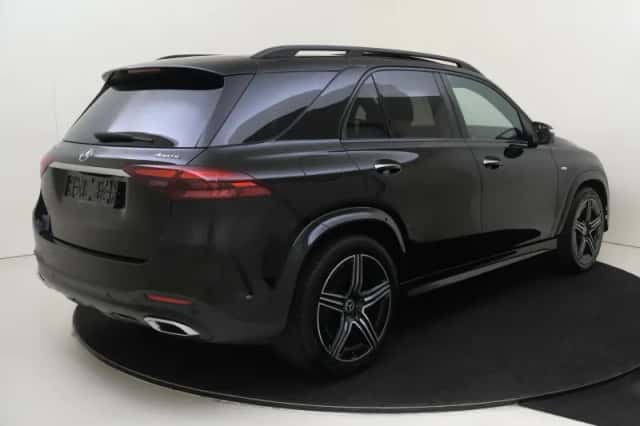 Mercedes-Benz GLE (2025) thumbnail 4