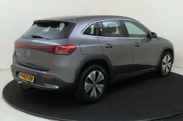 Mercedes-Benz EQA (2022) thumbnail 4