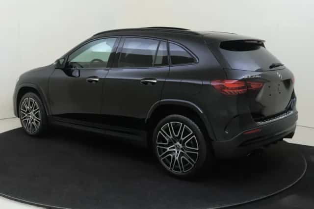 Mercedes-Benz GLA (2026) thumbnail 3