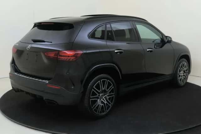 Mercedes-Benz GLA (2026) thumbnail 4
