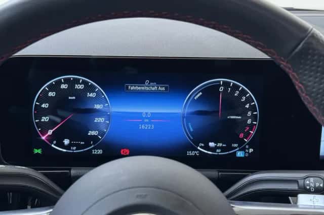 Mercedes-Benz GLA (2025) thumbnail 12