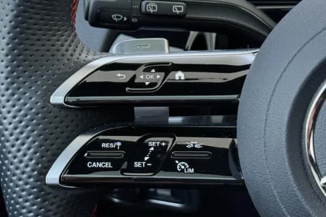 Mercedes-Benz GLA (2025) thumbnail 13