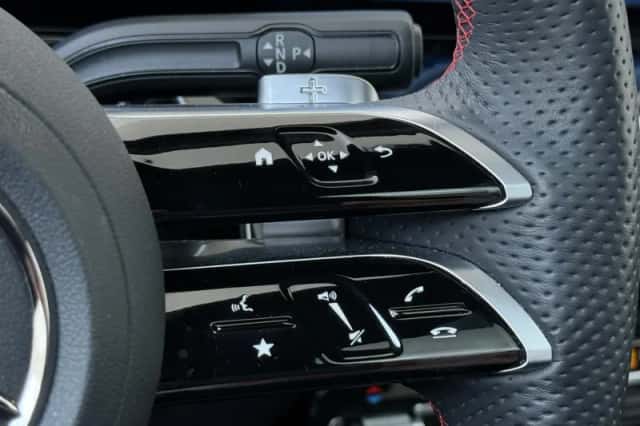 Mercedes-Benz GLA (2025) thumbnail 14