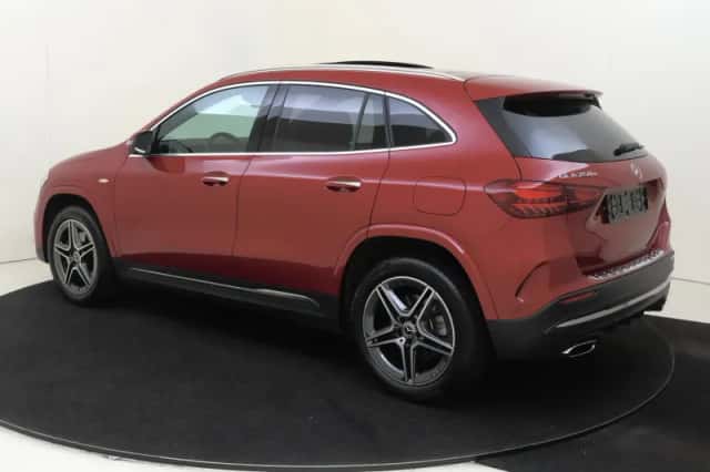 Mercedes-Benz GLA (2025) thumbnail 3