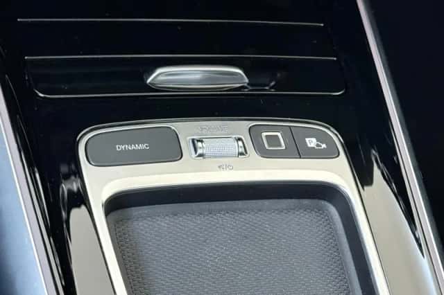 Mercedes-Benz GLA (2025) thumbnail 21