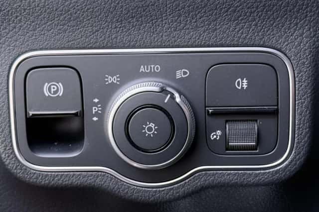 Mercedes-Benz GLA (2025) thumbnail 24