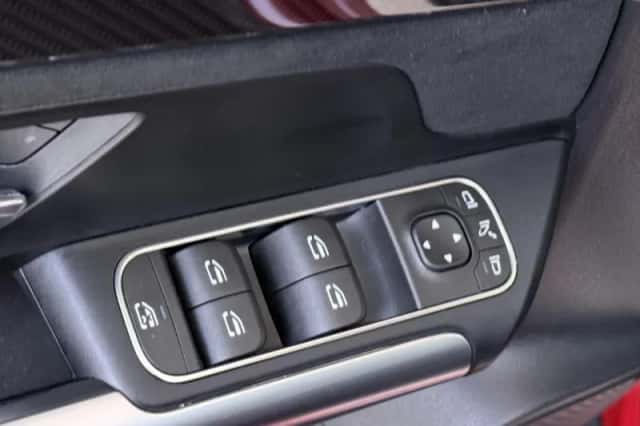 Mercedes-Benz GLA (2025) thumbnail 26