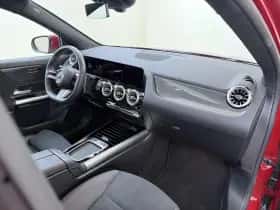 Mercedes-Benz GLA thumbnail 9