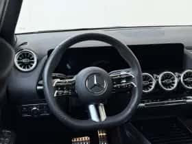 Mercedes-Benz GLA thumbnail 10
