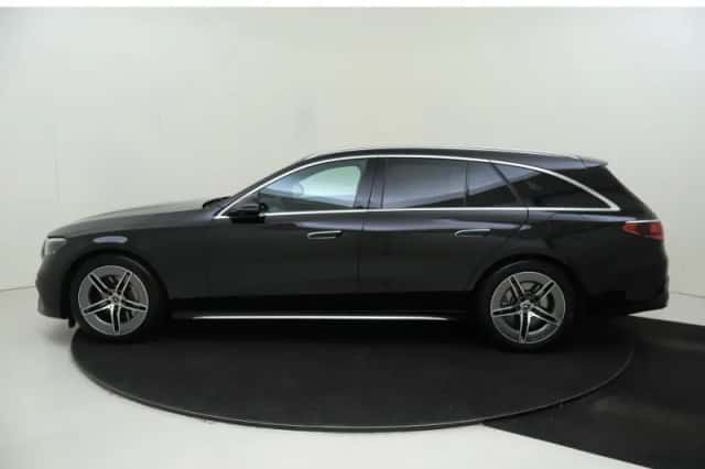 Mercedes-Benz E-Klasse (2024) thumbnail 2