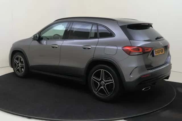 Mercedes-Benz GLA (2022) thumbnail 3
