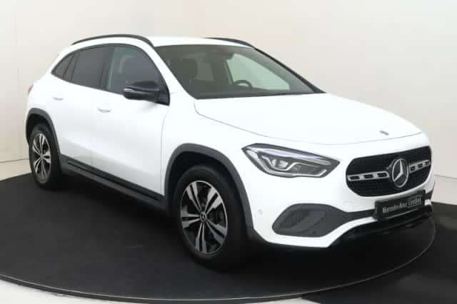Mercedes-Benz GLA (2021) thumbnail 2