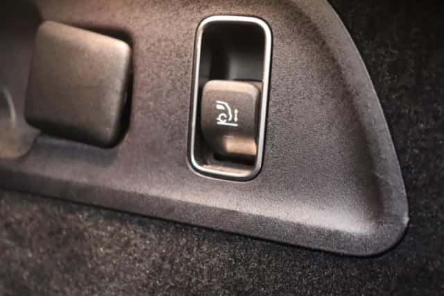 Mercedes-Benz GLE (2021) thumbnail 34