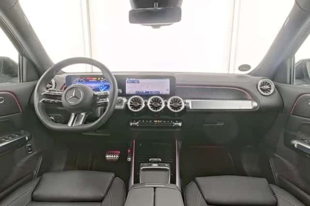 Mercedes-Benz EQB (2025) thumbnail 6