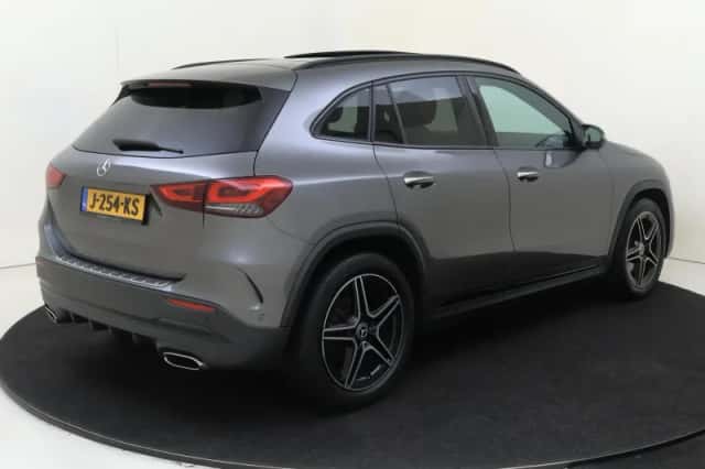 Mercedes-Benz GLA (2020) thumbnail 4