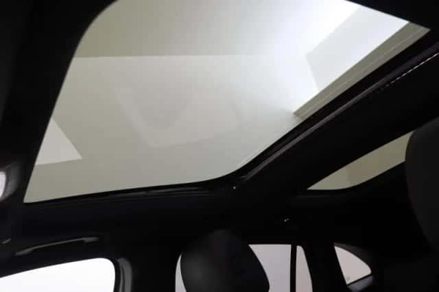 Mercedes-Benz GLA (2020) thumbnail 33