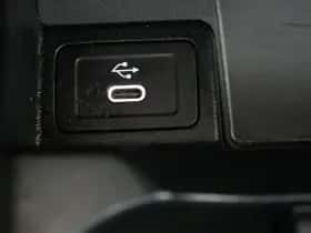 Mercedes-Benz GLA thumbnail 25