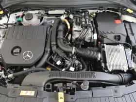 Mercedes-Benz GLA thumbnail 5