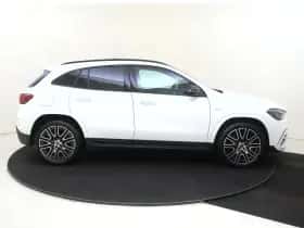 Mercedes-Benz GLA thumbnail 9