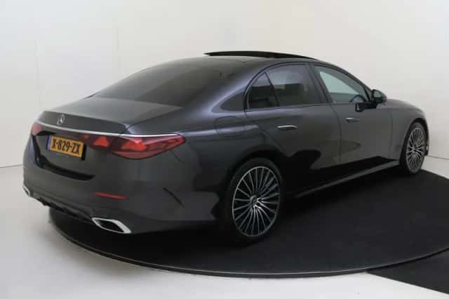 Mercedes-Benz E-Klasse (2024) thumbnail 4