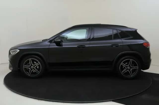Mercedes-Benz GLA (2020) thumbnail 2