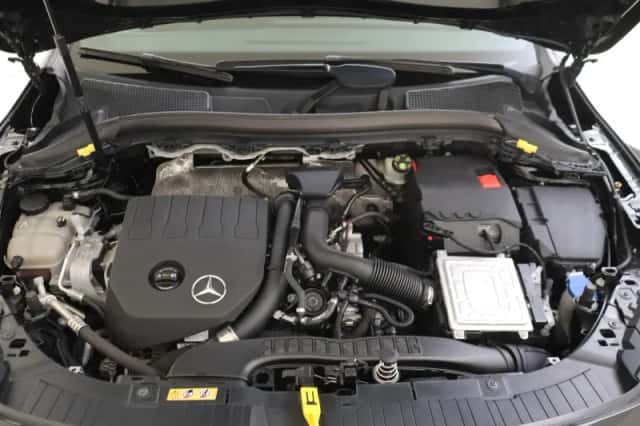 Mercedes-Benz GLA (2020) thumbnail 3