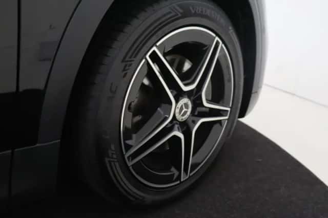 Mercedes-Benz GLA (2020) thumbnail 4