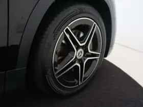 Mercedes-Benz GLA thumbnail 4