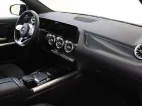 Mercedes-Benz GLA thumbnail 5