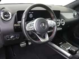 Mercedes-Benz GLA thumbnail 10