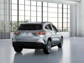 Mercedes-Benz GLA (2026) thumbnail 3