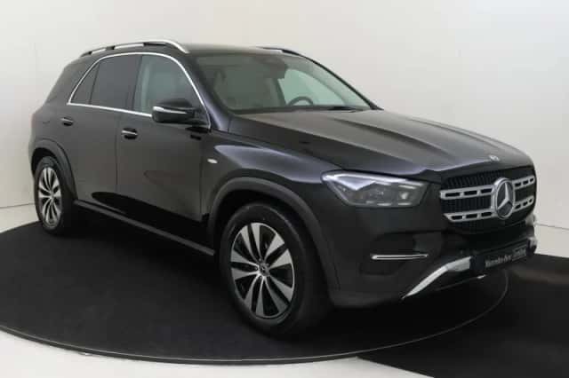 Mercedes-Benz GLE (2025) thumbnail 2