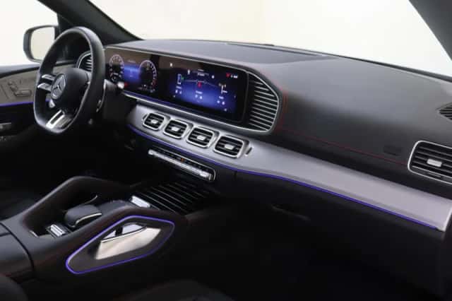 Mercedes-Benz GLE (2025) thumbnail 5