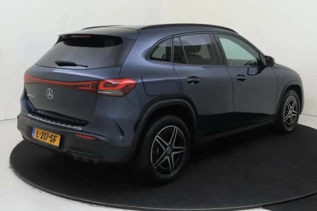 Mercedes-Benz EQA (2021) thumbnail 4