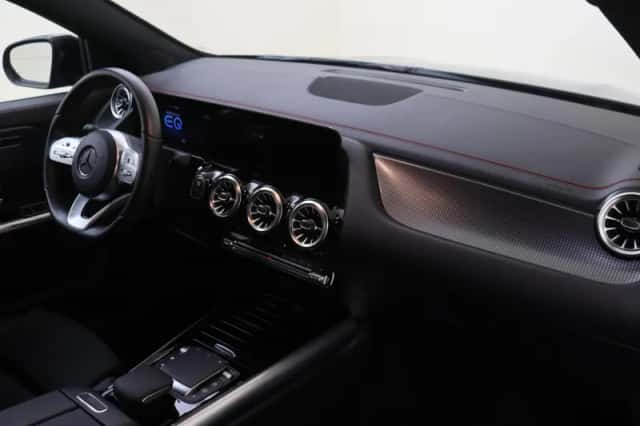 Mercedes-Benz EQA (2021) thumbnail 5