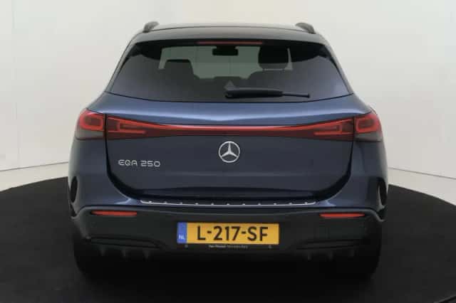 Mercedes-Benz EQA (2021) thumbnail 7