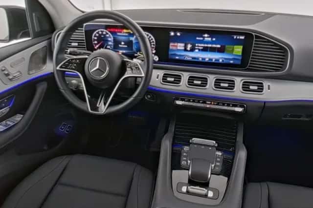 Mercedes-Benz GLE (2025) thumbnail 3
