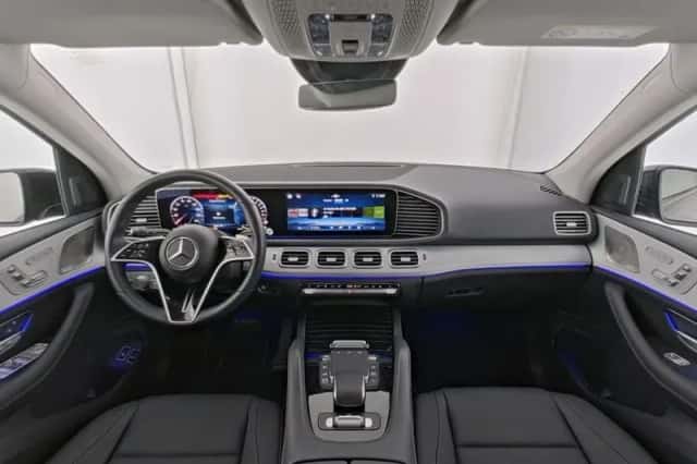 Mercedes-Benz GLE (2025) thumbnail 4