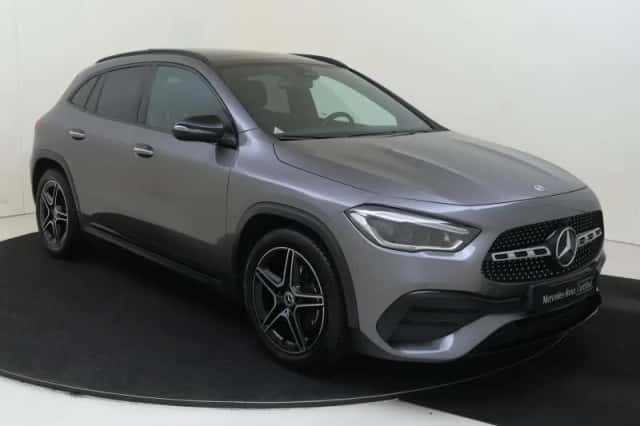 Mercedes-Benz GLA (2022) thumbnail 2