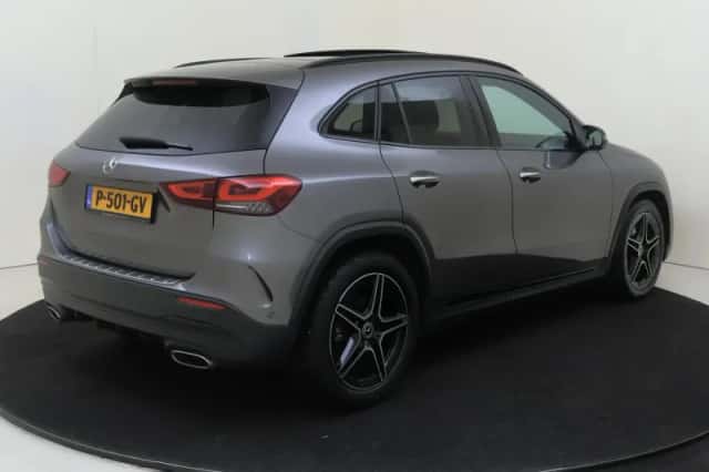 Mercedes-Benz GLA (2022) thumbnail 4