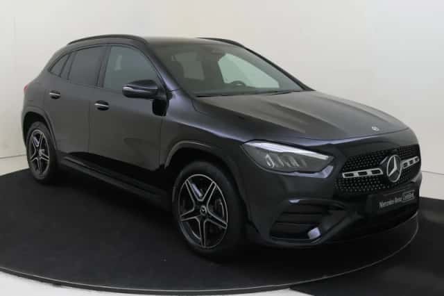 Mercedes-Benz GLA (2025) thumbnail 2