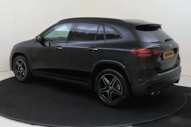 Mercedes-Benz GLA (2025) thumbnail 3