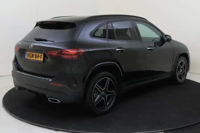 Mercedes-Benz GLA (2025) thumbnail 4