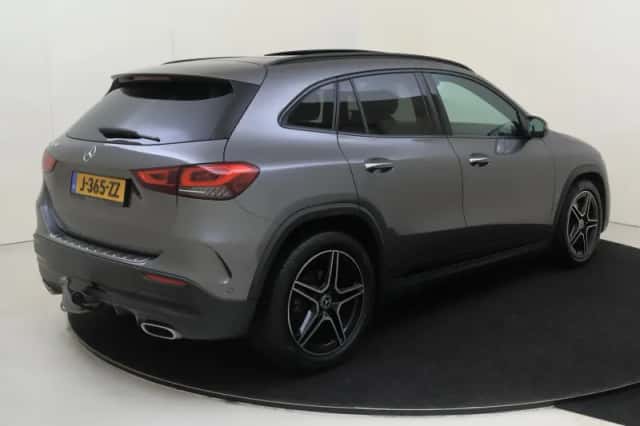 Mercedes-Benz GLA (2020) thumbnail 4