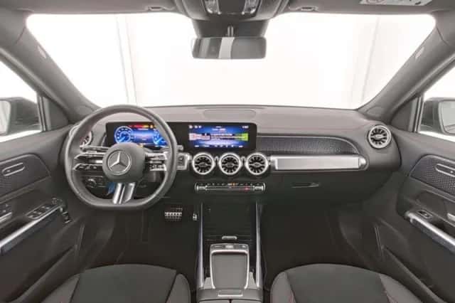 Mercedes-Benz EQB (2025) thumbnail 5