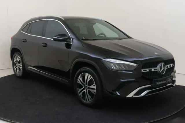 Mercedes-Benz GLA (2023) thumbnail 2