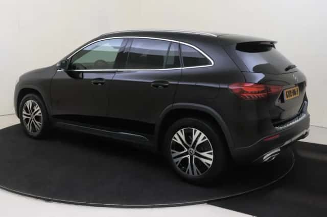 Mercedes-Benz GLA (2023) thumbnail 3