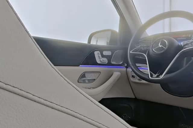 Mercedes-Benz GLE (2025) thumbnail 4
